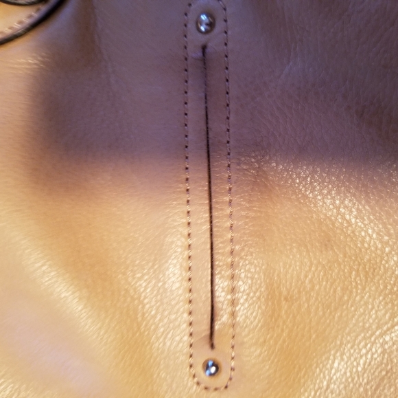 B. Makowsky genuine leather purse - Picture 4 of 10